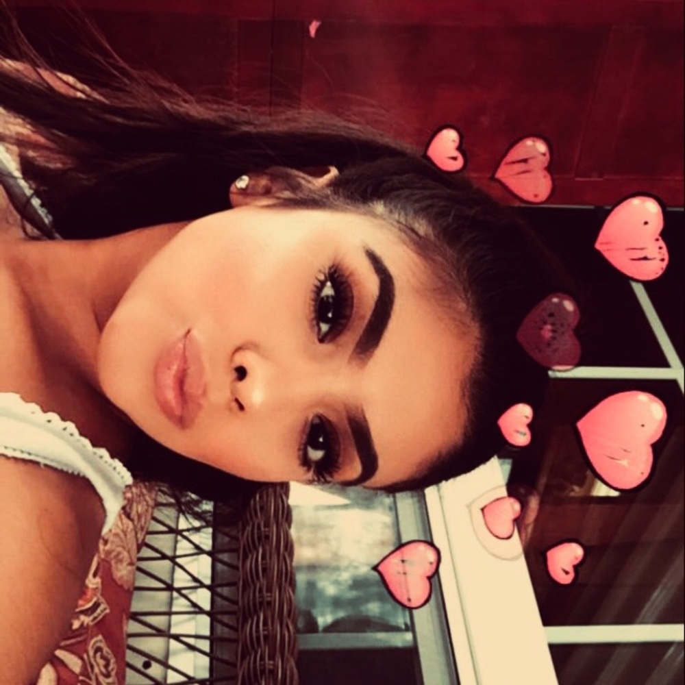 Meet your Posher, Estefani